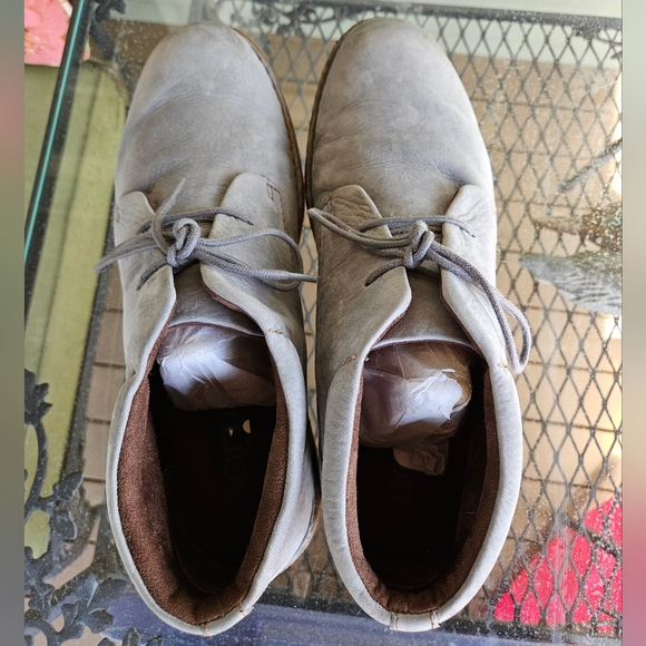 Like New Børn Men's 12M Grey Sampson Chukka Boot - Picture 9 of 15